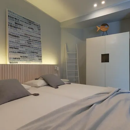 Elegant 2 Bedrooms Flat 5 Minutes From The Sea & Free Parking Apartment *