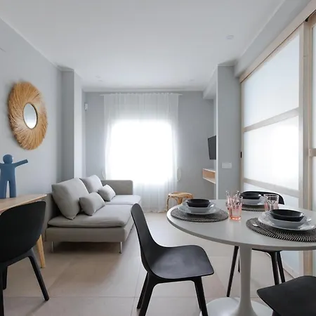 Lägenhet Elegant 2 Bedrooms Flat 5 Minutes From The Sea & Free Parking