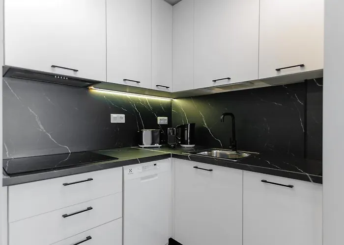 Elegant 2 Bedrooms Flat 5 Minutes From The Sea & Free Parking Apartament *