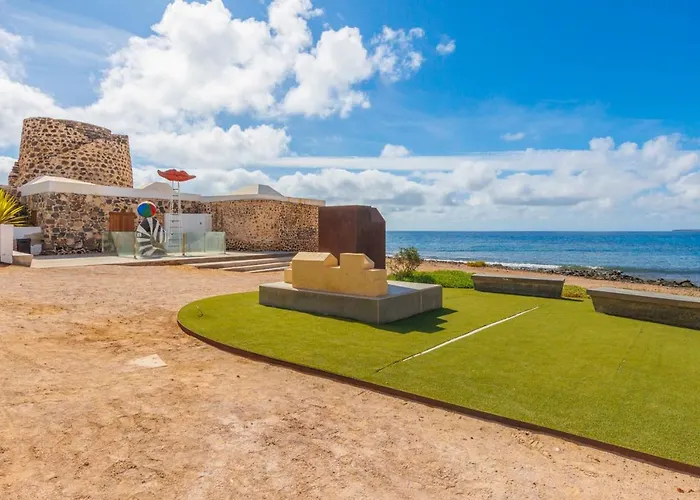 Elegant 2 Bedrooms Flat 5 Minutes From The Sea & Free Parking Apartament