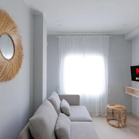 Διαμέρισμα Elegant 2 Bedrooms Flat 5 Minutes From The Sea & Free Parking