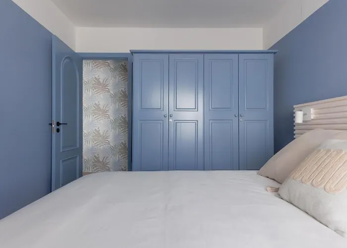 Elegant 2 Bedrooms Flat 5 Minutes From The Sea & Free Parking Апартаменты *